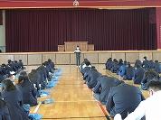 メモをとる生徒たち