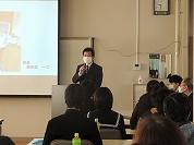 中学生の真剣な様子