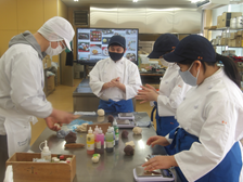 和菓子実習の様子2